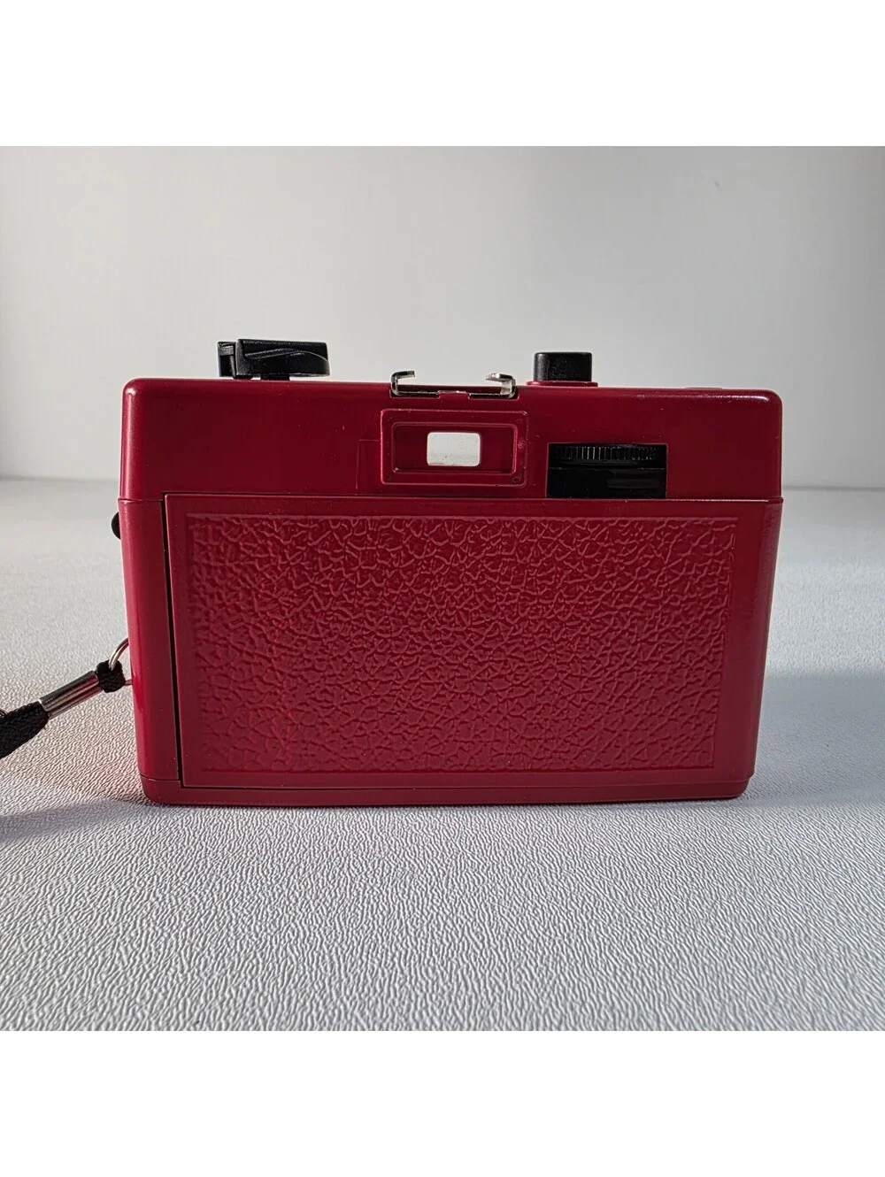 Red Holga 135 35mm Retro Point & Shoot Film Camera